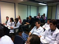 Acadêmicos de Joinville recebem Sindicato dos Médicos