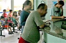 22-09-2008 - Joinville: Pacientes ficam até 4 horas a espera de atendimento nos PAs