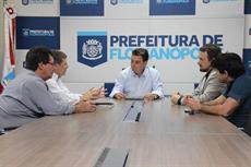 SIMESC reúne-se com prefeito de Florianópolis para tratar sobre desconto ilegal no pagamento dos médicos