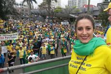 Presidente Regional Joinville faz pronunciamento na manifestação contra o governo federal