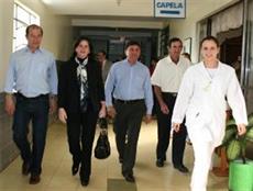 30-07-2008 - Secretária Carmen Zanotto acompanha obras no Hospital São José, em Maravilha 